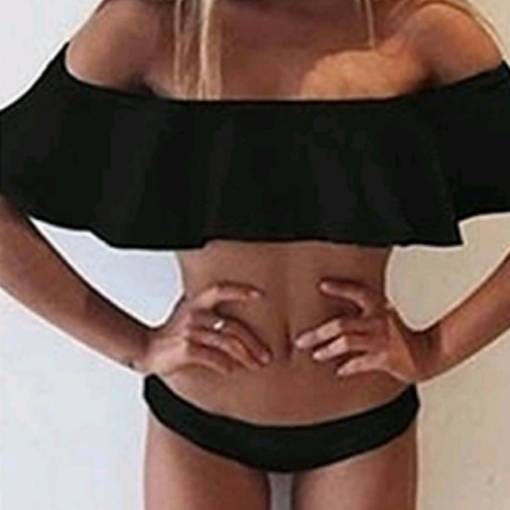 CLEARANCE! NEW - BLACK RUFFLE OFF SHOULDER BIKINI TOP SIZE S